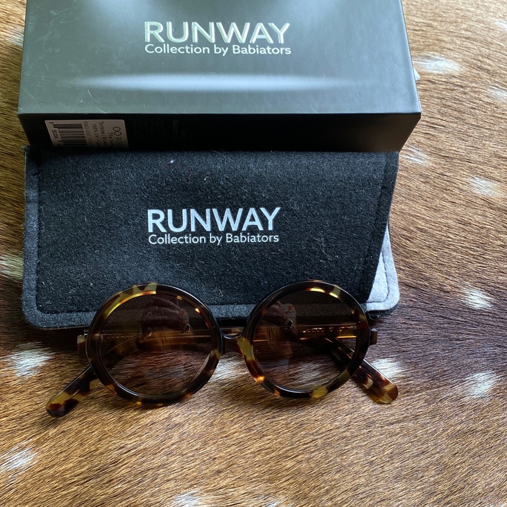 Babiators-  designer sunglasses for kids and teens-NIB
